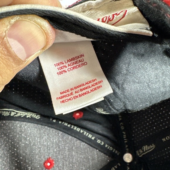 Mitchell and Ness Chicago Bulls Perforated Lambskin Leather Snapback Red - Picture 7 of 7